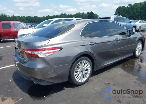 2020 Toyota Camry Xle z USA, uszkodzony, nr VIN 4T1F11AK1LU975967